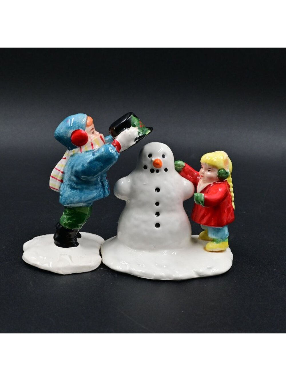 Department 56 Snow Village Building a Snowman 2-Piece Christmas Figurine Set